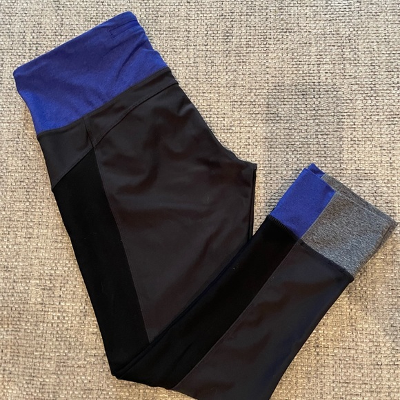 MPG cropped leggings, size Large - Picture 1 of 3